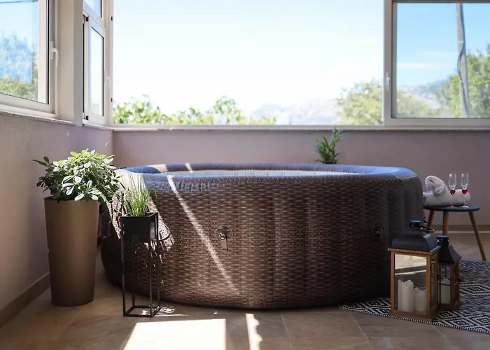 Апартаменты Ante With Jacuzzi & Seaview Рованьска