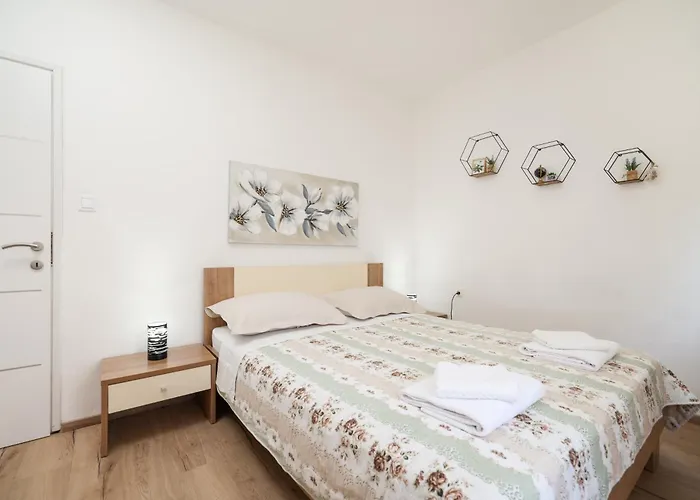Ante With Jacuzzi & Seaview Apartment Rovanjska