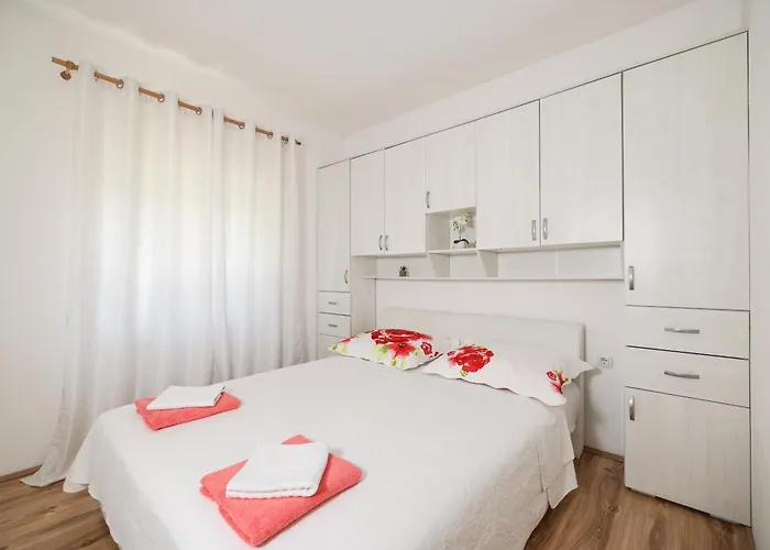 Апартаменты Ante With Jacuzzi & Seaview