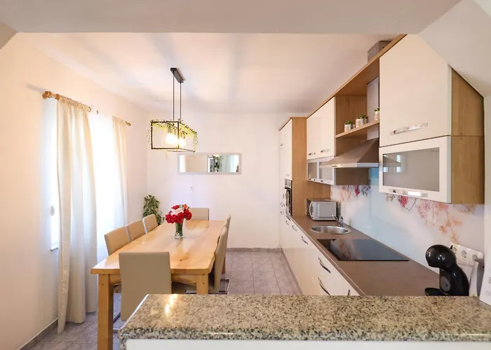 Apartment Ante With Jacuzzi & Seaview *