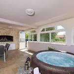 Ante With Jacuzzi & Seaview * Rovanjska