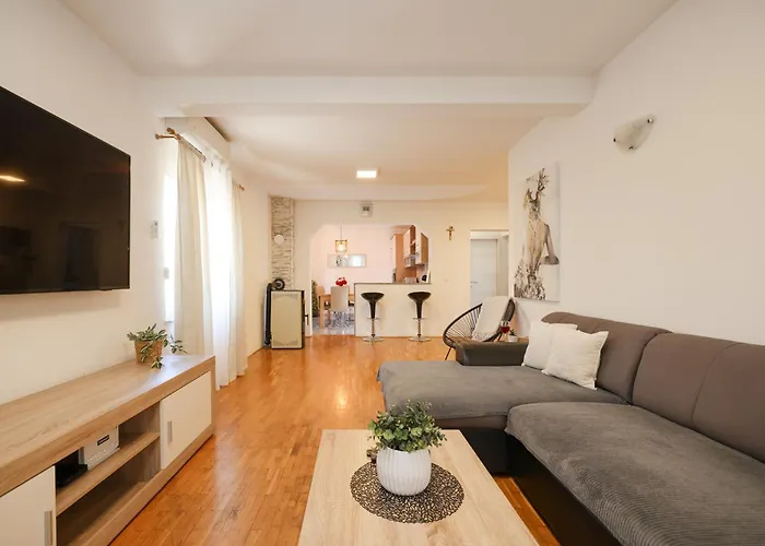 Apartment Ante With Jacuzzi & Seaview