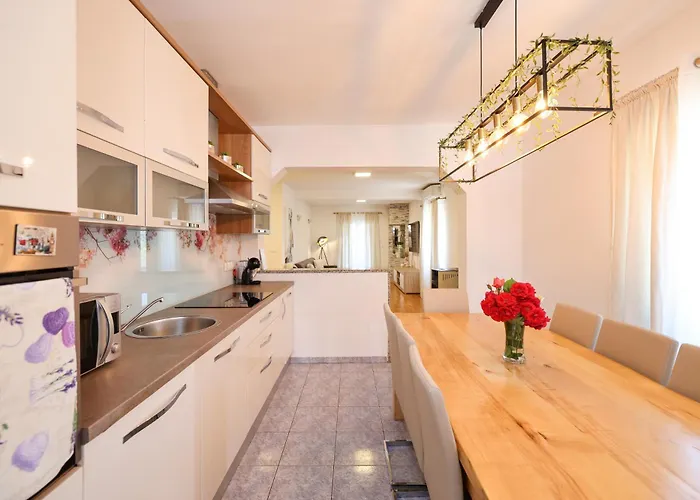 Ante With Jacuzzi & Seaview Apartment Rovanjska